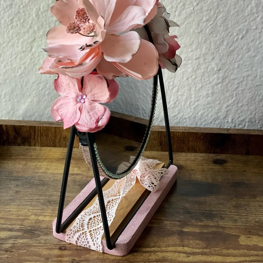 Handmade decorative make up mirror Pink.
